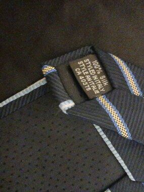 Men's Renzoni Italian Silk Necktie In Excellent Condition $25